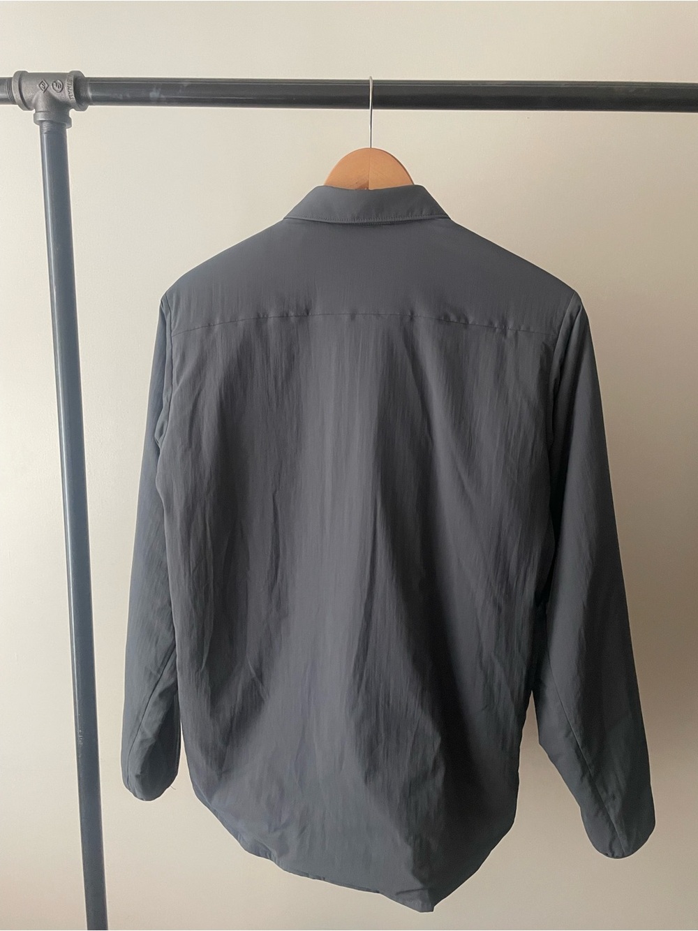 Snowpeak Flexible Insulated Shirt (Unisex, Charcoal Gray, S) - FREE SHIPPING - Picture 2 of 5